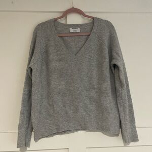 Old Navy Heather Gray V-Neck Sweater
